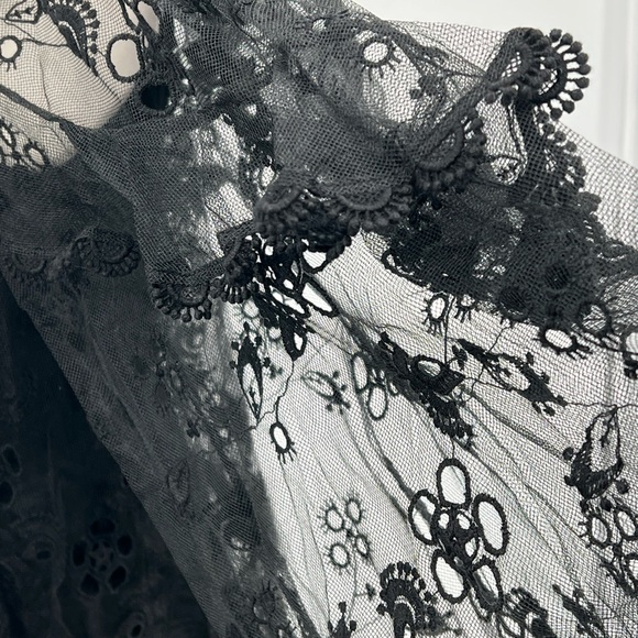 CHLOÉ ~ CHLOÉ LACE BLACK LONG SLEEVE BLOUSE WITH BAND COLLAR FLORAL DETAIL - Picture 5 of 16